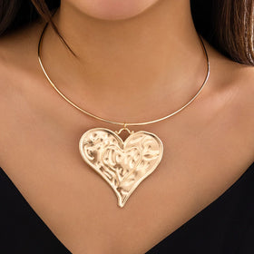 Cross Border European and American Jewelry Gothic Style Female Punk Metal Neck Ring Niche Geometric Exaggeration love Collar