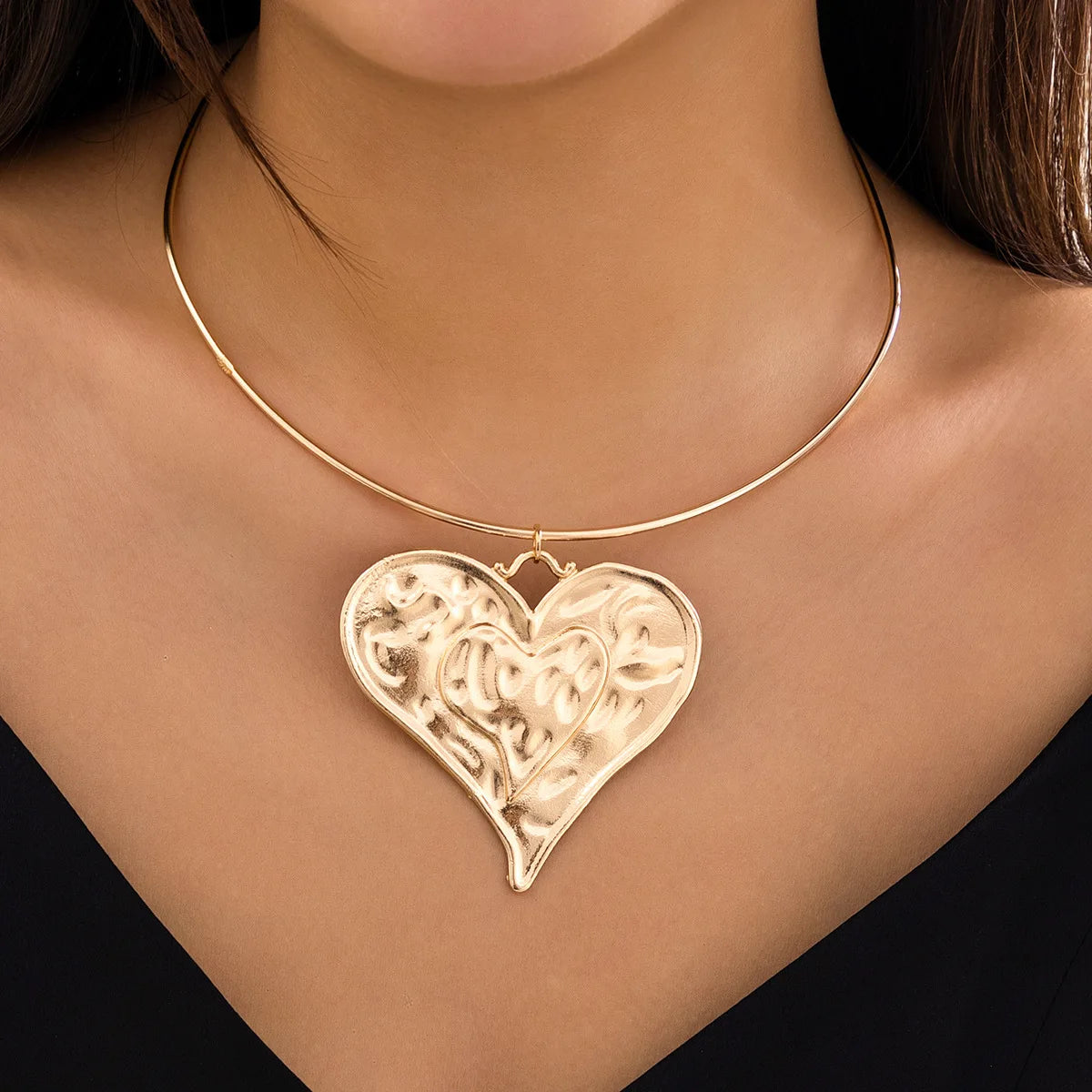 Cross Border European and American Jewelry Gothic Style Female Punk Metal Neck Ring Niche Geometric Exaggeration love Collar