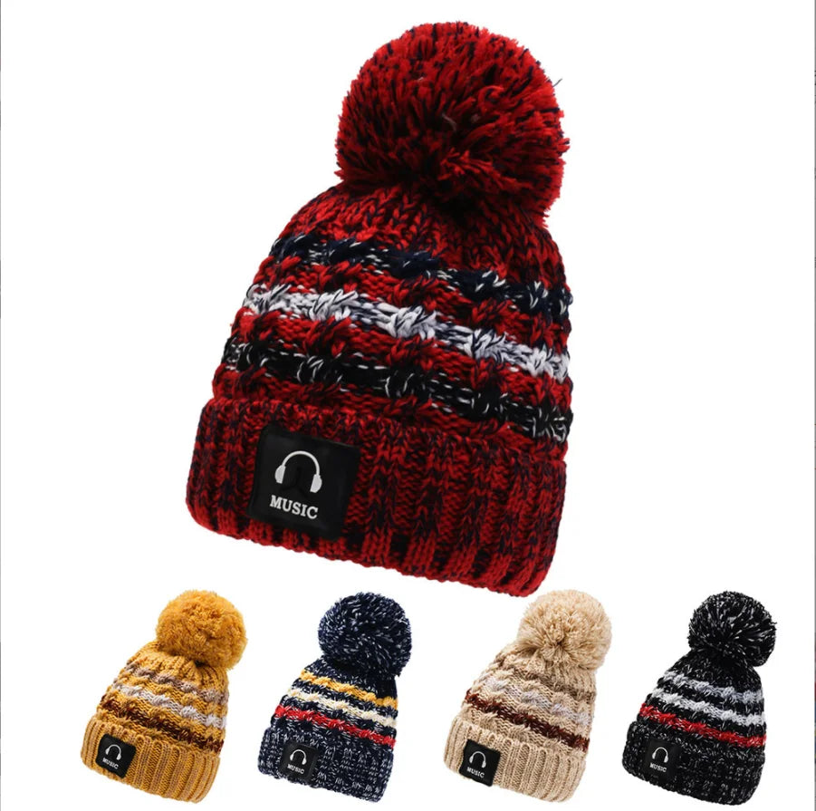 Women's Winter   Fur Pom Pom Beanie Hat New Fashionable Customizable Satin Lined Knit for Beach Use Designer Logo