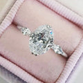 Huitan Hot Sale Elegant Silver Bridal Anniversary Party Gifts Oval Cut Cubic Zirconia Wholesale Womens Rings