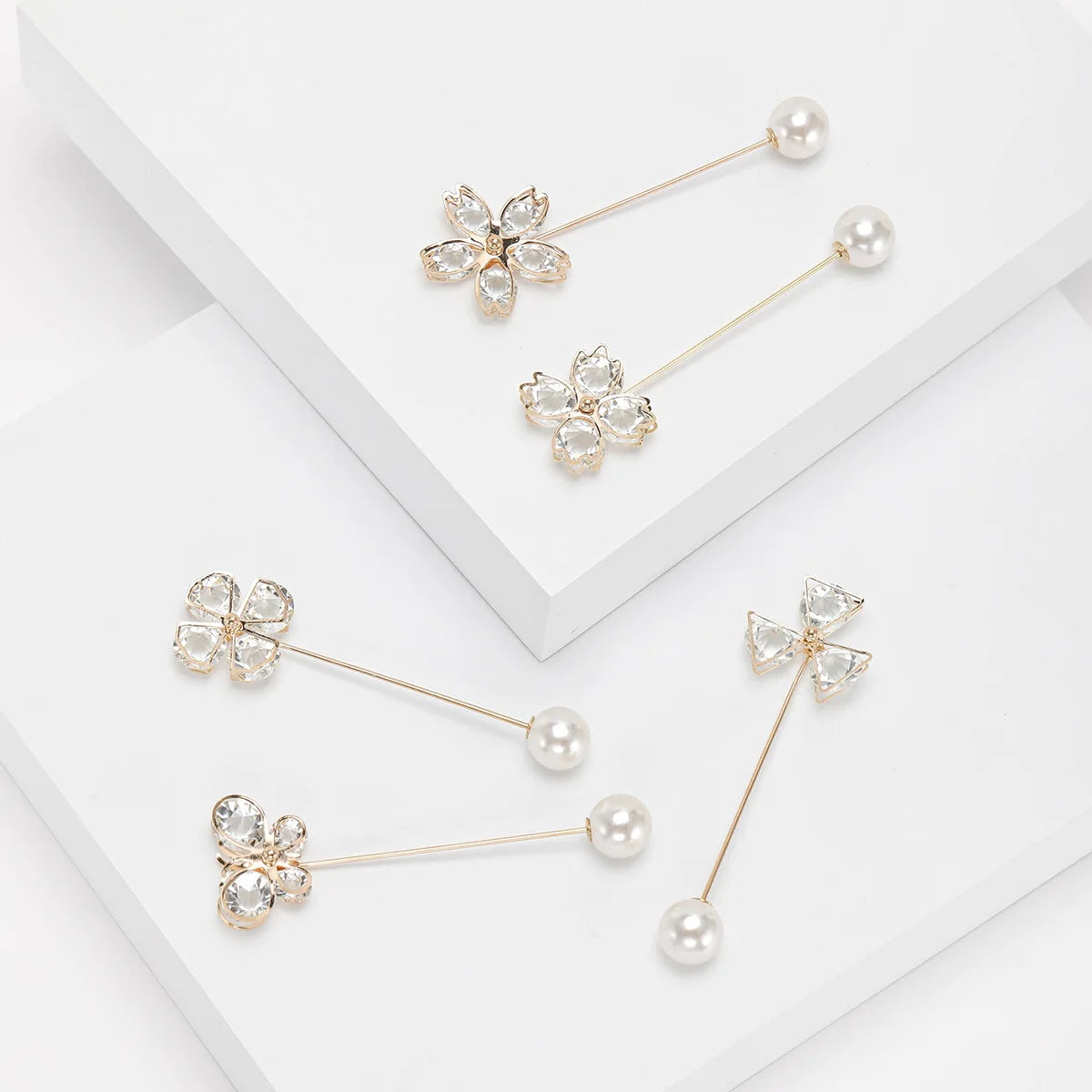 Exquisite Butterfly Four-leaf Clover Flower Rhinestone Pearl Safety Pin Brooch for Women Scarf Shawl Accessories