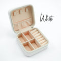 Factory Directly Sale Fashion Beige Colors Travel Jewelry Organisation Box in Stock PU Leather Custom logo Jewelry Organizer