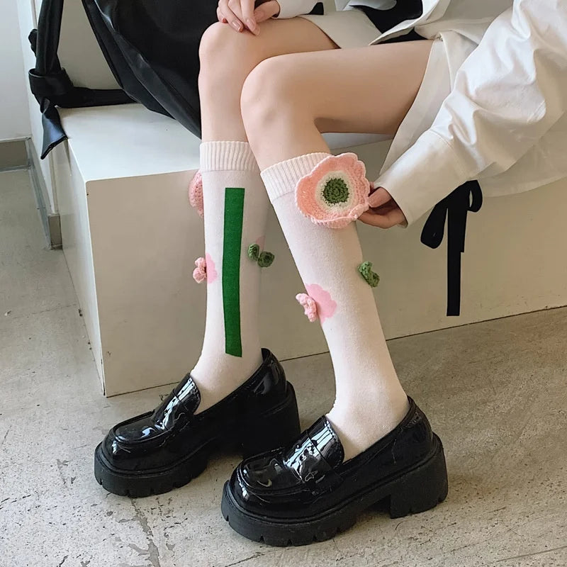 Wholesale Stylish Pink Crochet Flower Calf Socks Girls Designer Knee High Socks for Women