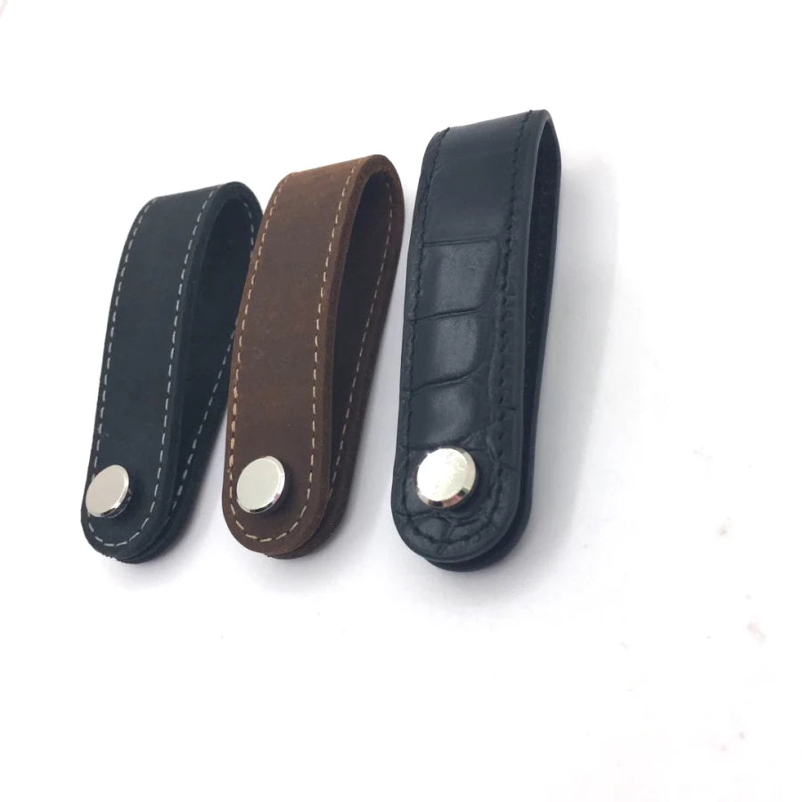 Low MOQ Stock Sale Genuine Leather Vintage Style Multi-Function Smart Key Holder with Customizable Logo