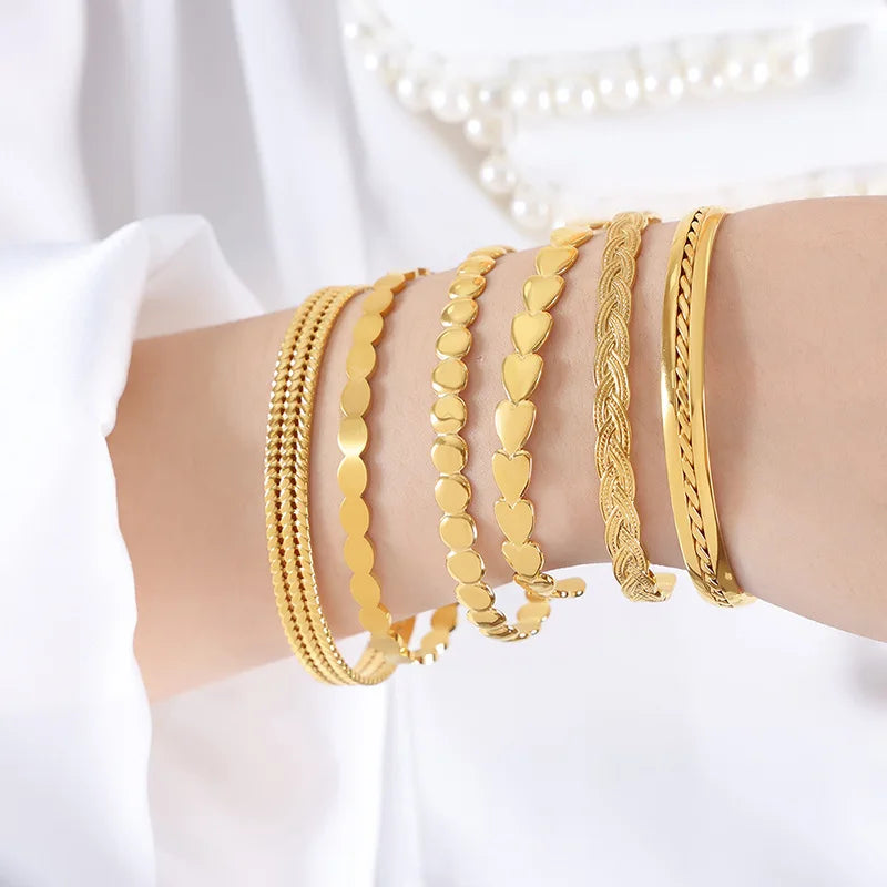 Wholesale Custom Women 18K Gold Plated Stainless Steel Various Hand Jewelry Set C Shaped Heart Bracelet Bangle for Women