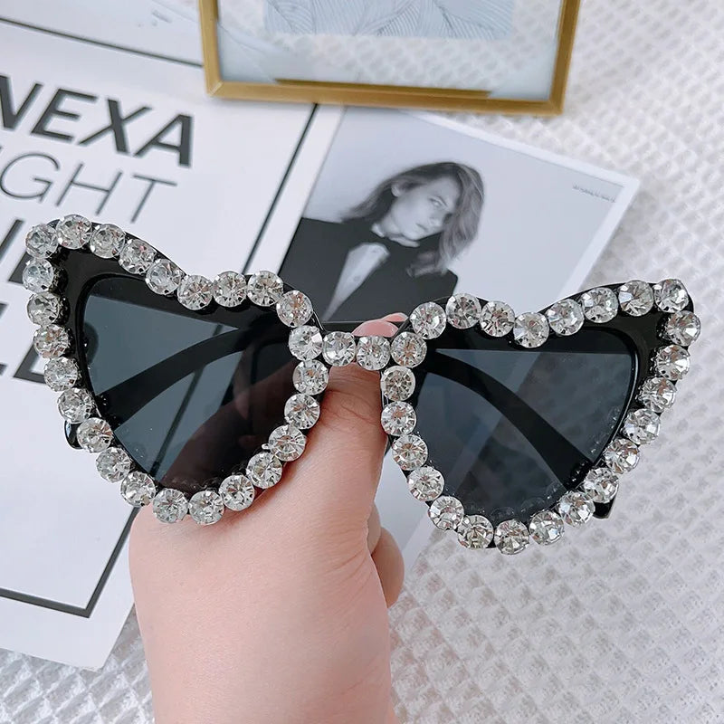2023 New Custom Designer Bling Sunglasses Gafas De Sol Luxury Arrivals Glasses Effect Pink Heart Diamond Sunglasses for Women