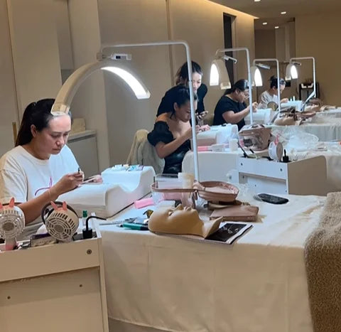 Fast Shipping Lash Extension Lighting for Beauty Skincare Eyebrows 28inch Crescent Lashes Lamp With Stand Half Moon Lashes Light