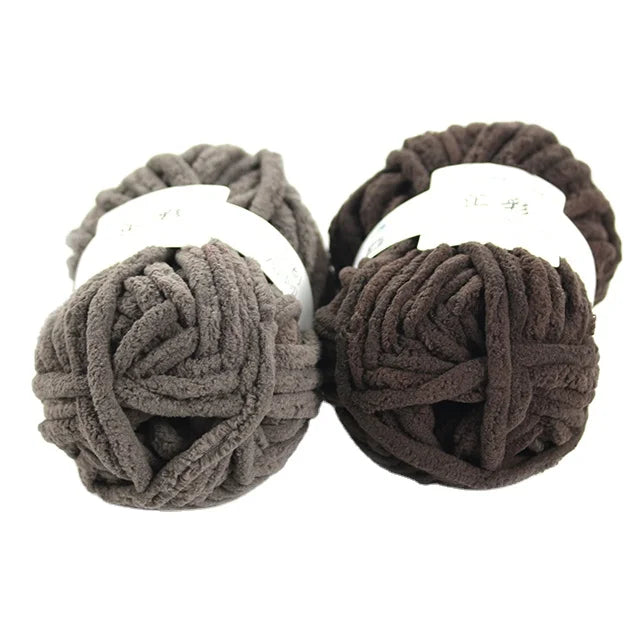 China Factory Direct 100% Polyester Chenille Chunky Yarn for Hand Knitting
