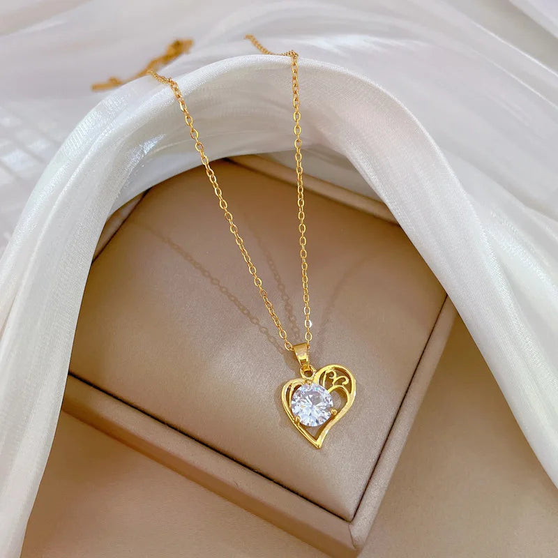 Titanium Steel Light Luxury 18k Gold Plated Love Heart Zircon Diamond Necklace for Women Chain Wedding Choker Necklace