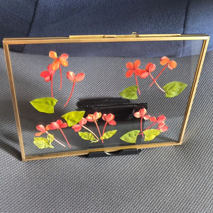 Rustic Home Decor Art 5x7 4x6 Inch Brass Metal Picture Photo Dried Flowers Display Tabletop Glass Craft Frame with Plastic Stand