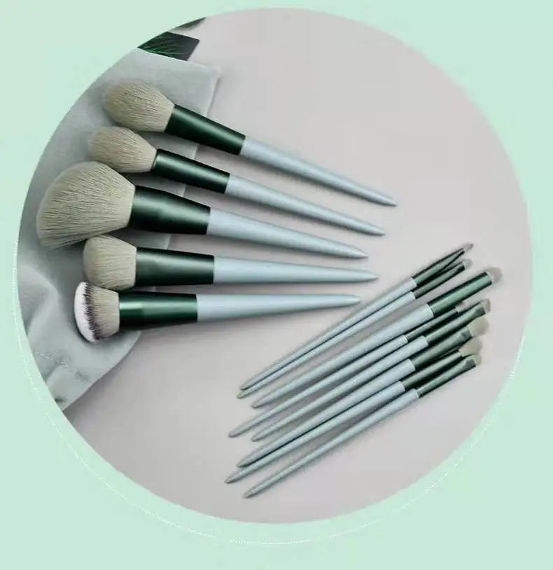 13PCS Vagan Private Logo Beauty Addicts Makeup Brush Set Big Blender Blush Foundation with Bag for Concealer Face Application