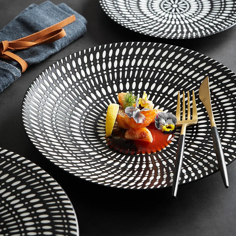 Eco-Friendly Matte Black 8-10 Inch Large Round Porcelain Dinner Plate Set Elegant Serving Plate for Steak Pasta Dessert Salad