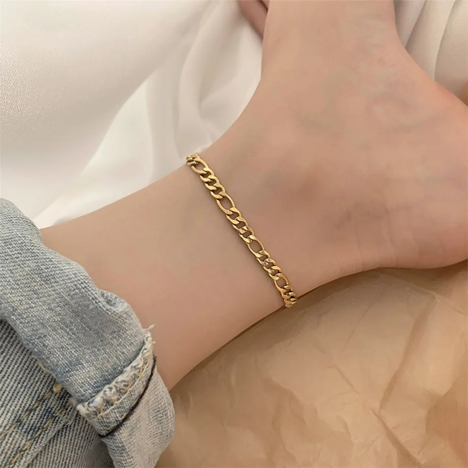 Summer Collection 14k PVD Gold Plated 4mm Flat Leg Chain Ankle Bracelet Tarnish-Free Stainless Steel Figaro Anklet for Gift