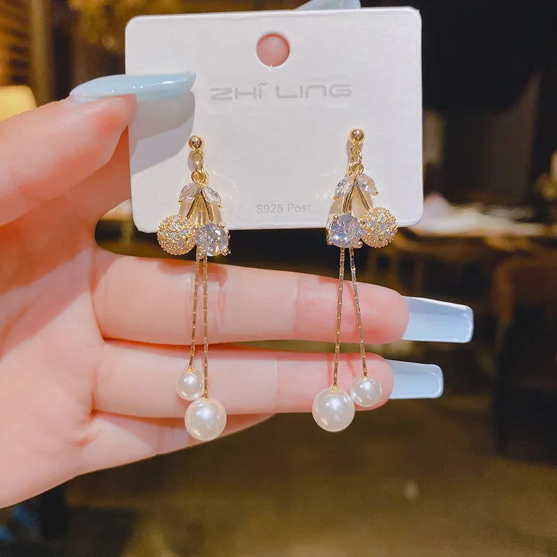 Korean Version New Temperament Elegant Pearl Earrings Geometric Personality Cherry Long Earrings for Woman