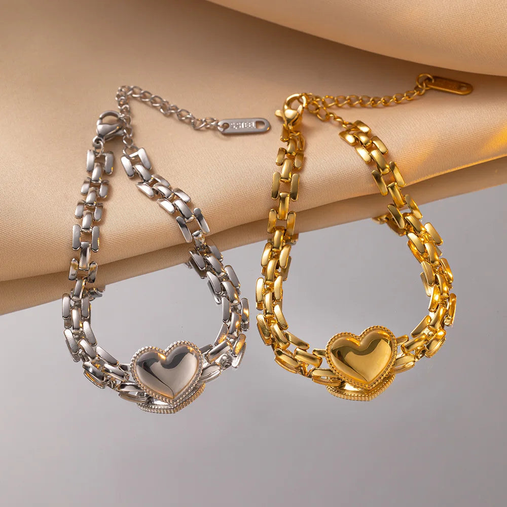 Wholesale Waterproof Women's Love Heart Bracelet in Stainless Steel with Gold Plating Fashionable Watch Chain Jewelry