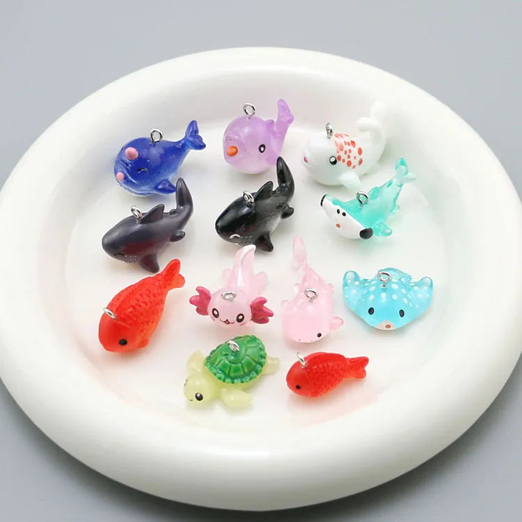 JF8395  Resin Sharks Goldfish Axolotl Fish Turtle Dolphin Crab Marine Life Animal Themed Resin Charms Woman's Jewelry Supplies