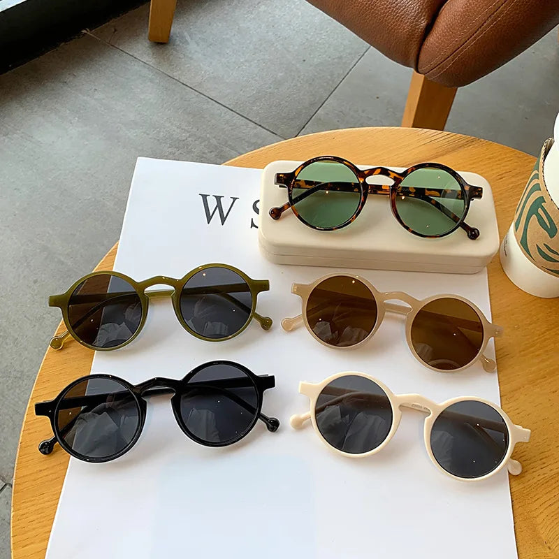 2023 Wholesale Retro Vintage New Small Frame Simple Classic Uv400 Shades Sunglasses Sun Glasses for Women