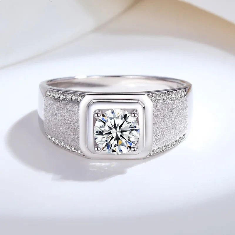 Simple Design High Quality 925 Sterling Silver 1Carat Sparkling Moissanite With GRA Certificate Moissanite Ring for Men