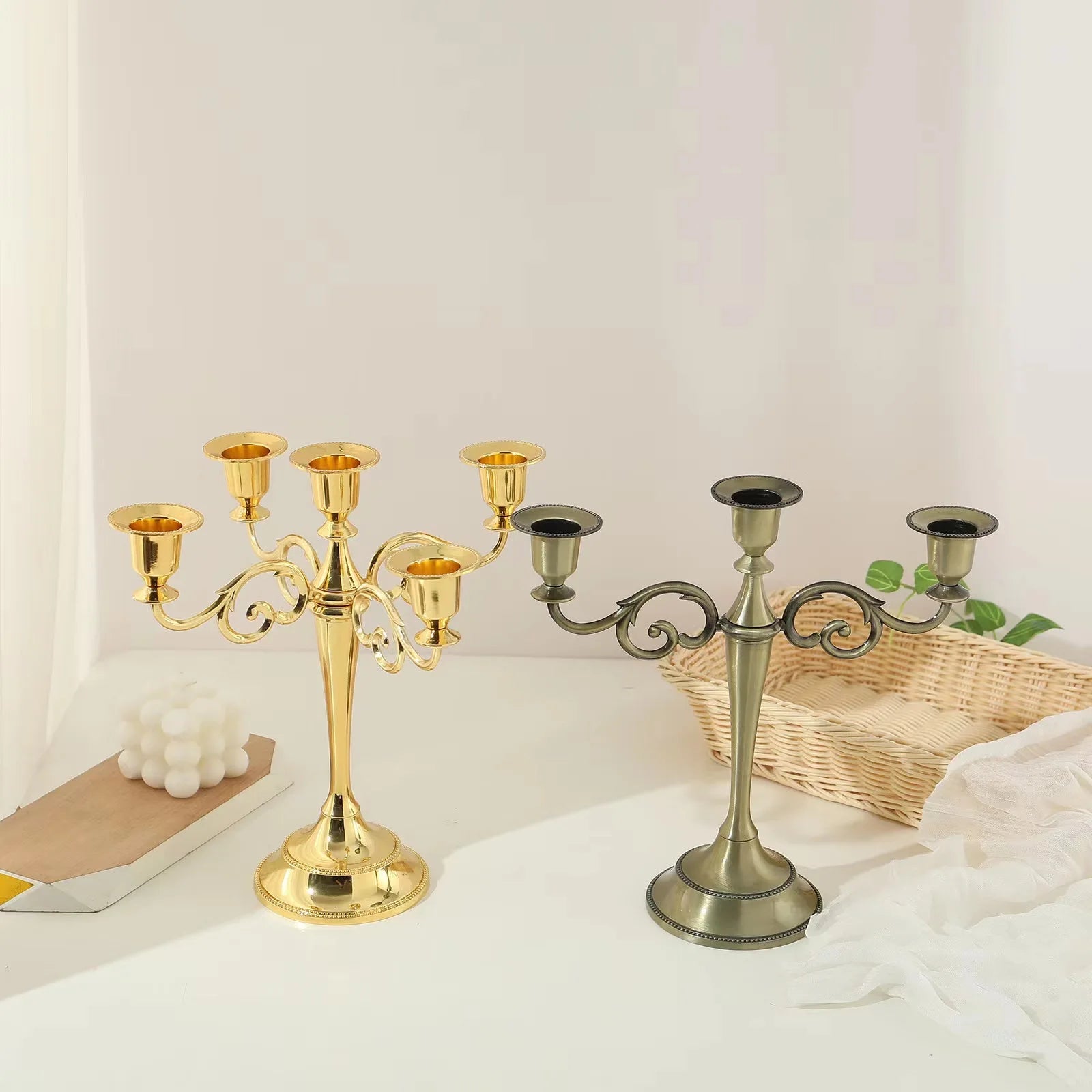 Hot Selling Metal Candelabra Centerpiece for Wedding Purpose Luxury Handmade Candle Holder Wholesalers Metal Wedding Decoration