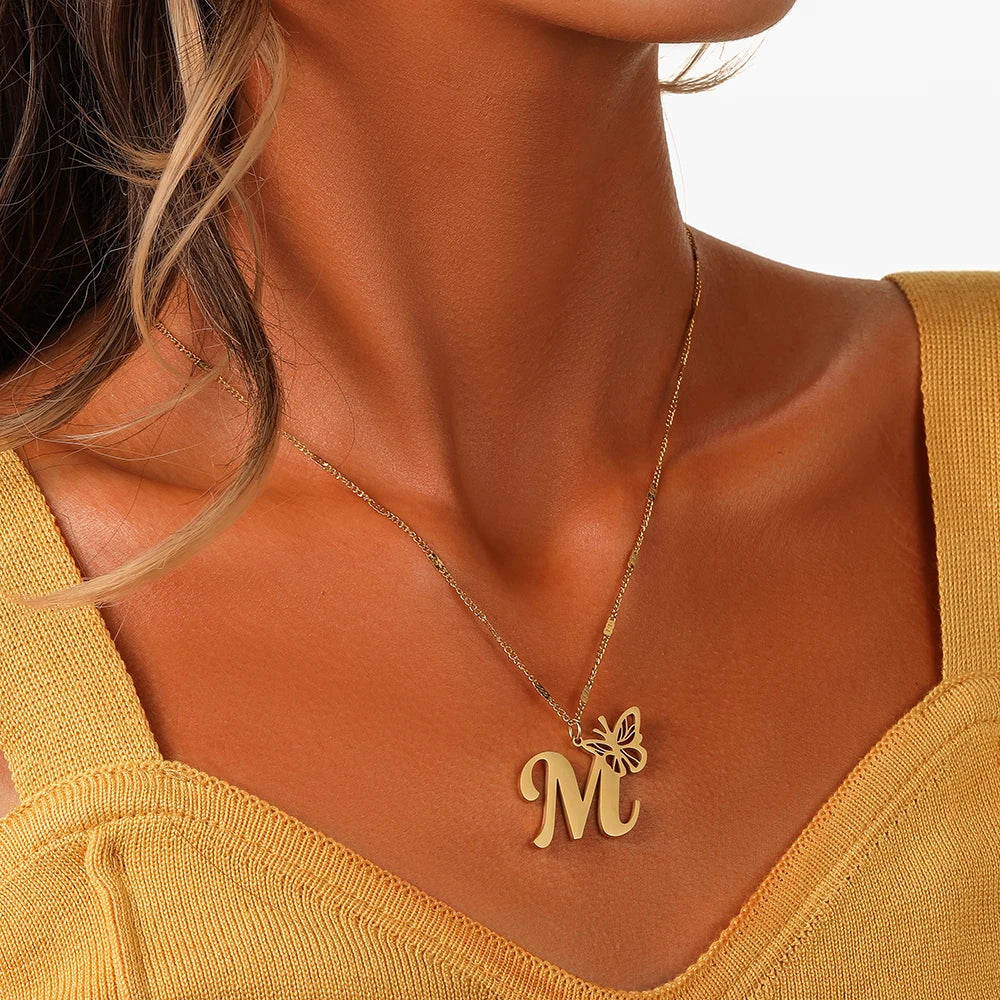 Fashion Personalized 18k Gold Plated Initial Letter M a Pendant Stainless Steel Necklace with Cute Butterfly Charms for Girls