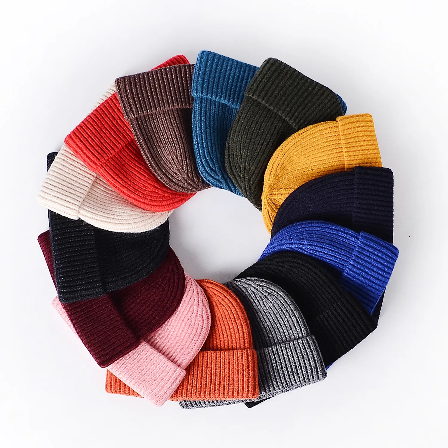Men's and Women's Winter Beanie Cap New Design Acrylic Skull Fashion Hat with Designer Embroidery Knitted for Travel