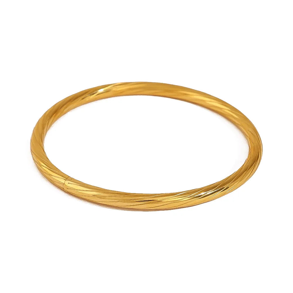 Summer New Arrival Titanium Steel PVD Gold Plated Spiral Texture Freshwater Pearl Bracelet for Women Waterproof Jewelry
