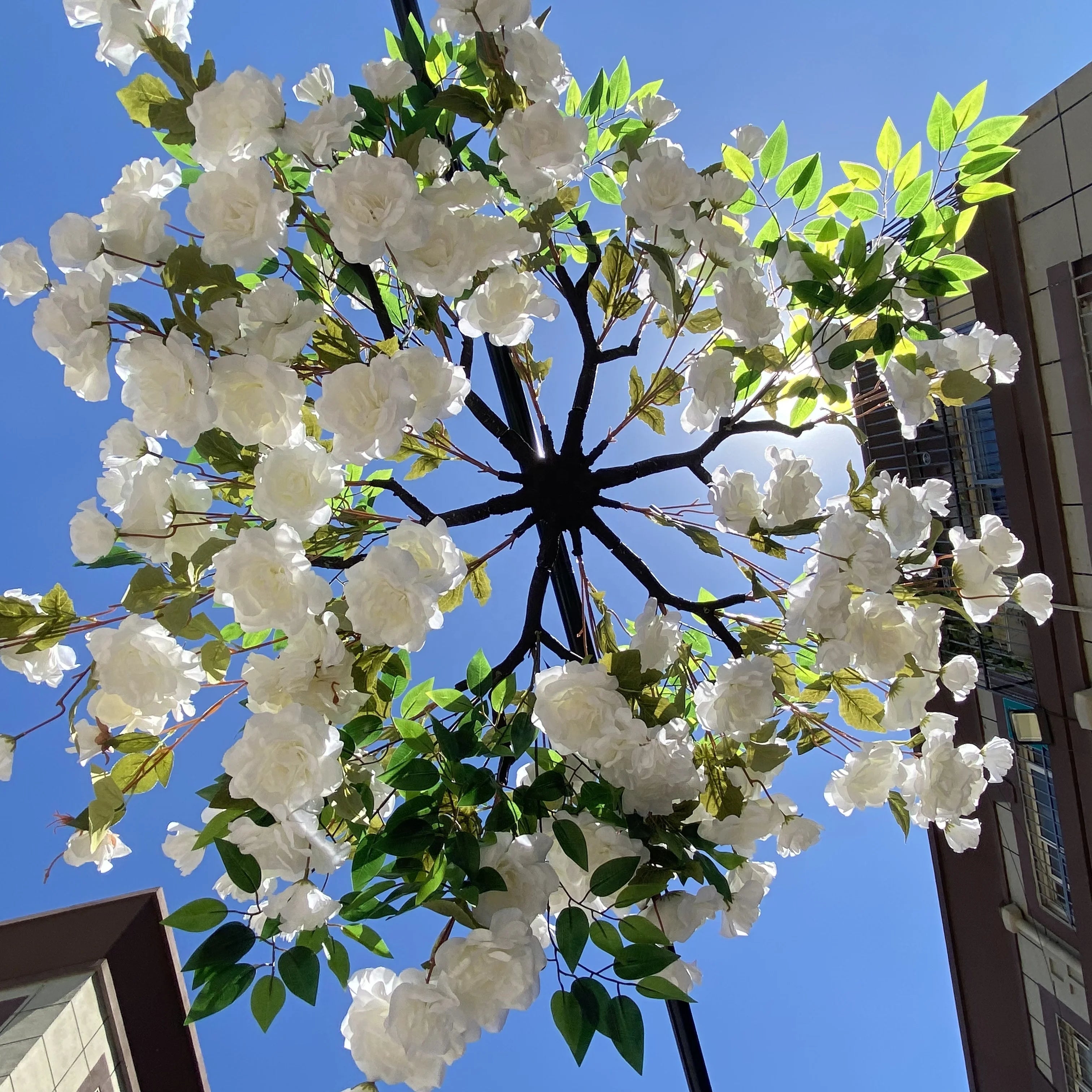 EL-S027 White Hotel Wedding Table Centerpieces Ceiling Hanging Artificial Wisteria Vine Rose Tree Flowers Decor for Decorative
