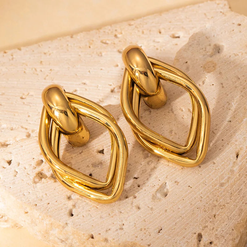 DAIHE Vintage French Design Gold-Plated Stainless Steel Drop Earrings Luxury Geometric Pattern Small and Light