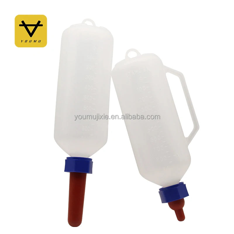 Cattle Sheep 1L Plastic Milk Bottle Hanging Type Feeder Livestock Milk Feeding Milk Bottle