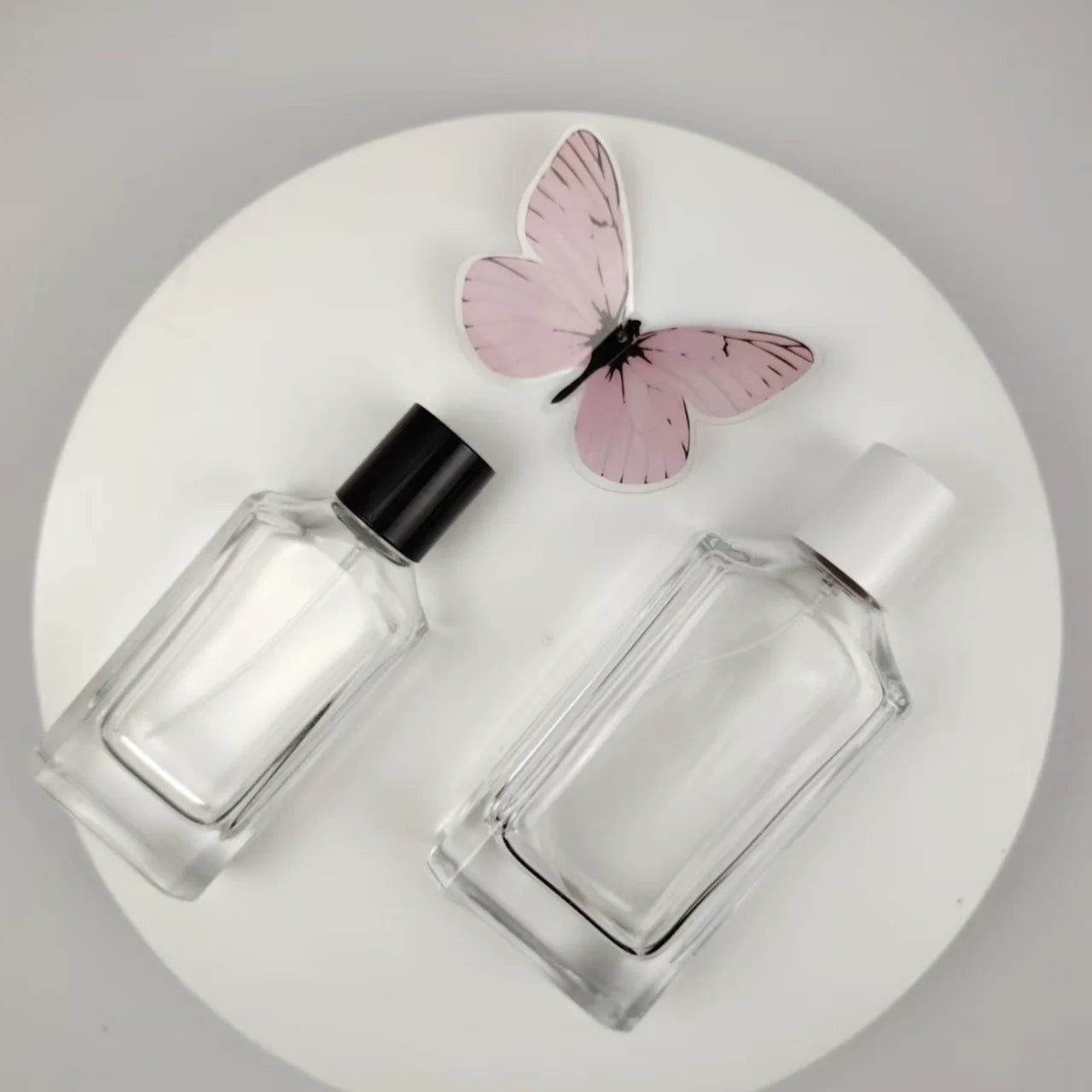 50 100ml Flat Perfume Transparent Glass Bottle Crimp Neck Pump High-end Spray Bottles with Solid Black and White  Cap