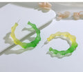 Qiuhan Acrylic Personalized Nameplate Holiday Seaside Earrings Custom Name Hoop Earrings Gift Colorful Gradient Women Cute Resin