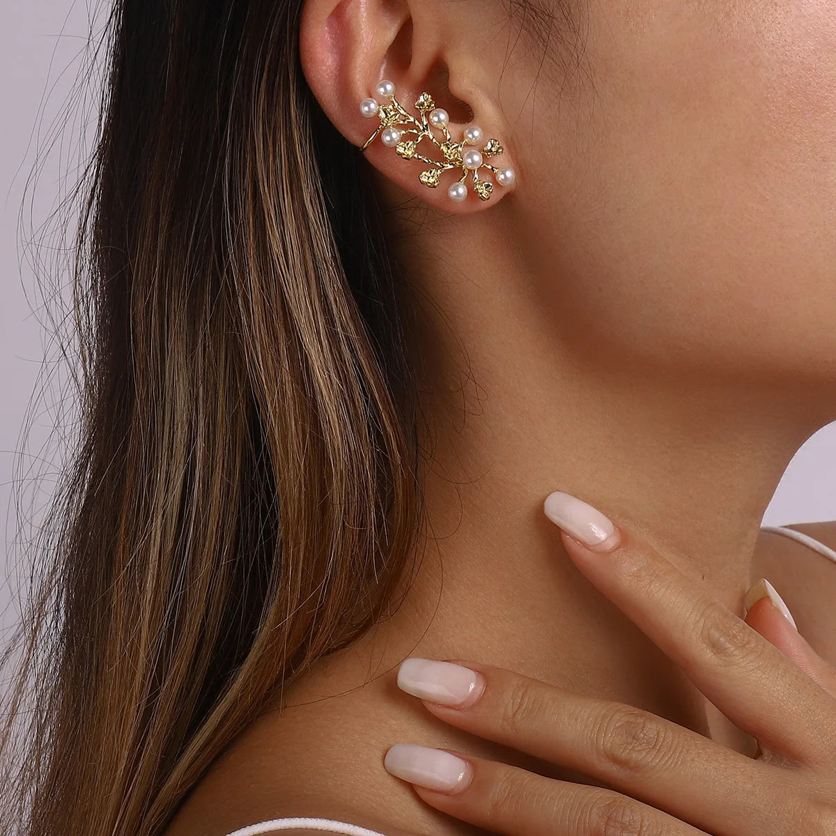 Women Baroque Gold Plated Stud Earrings Exaggerated Pearl Sweet Ear Cuff Clips on Ear Personality Earring
