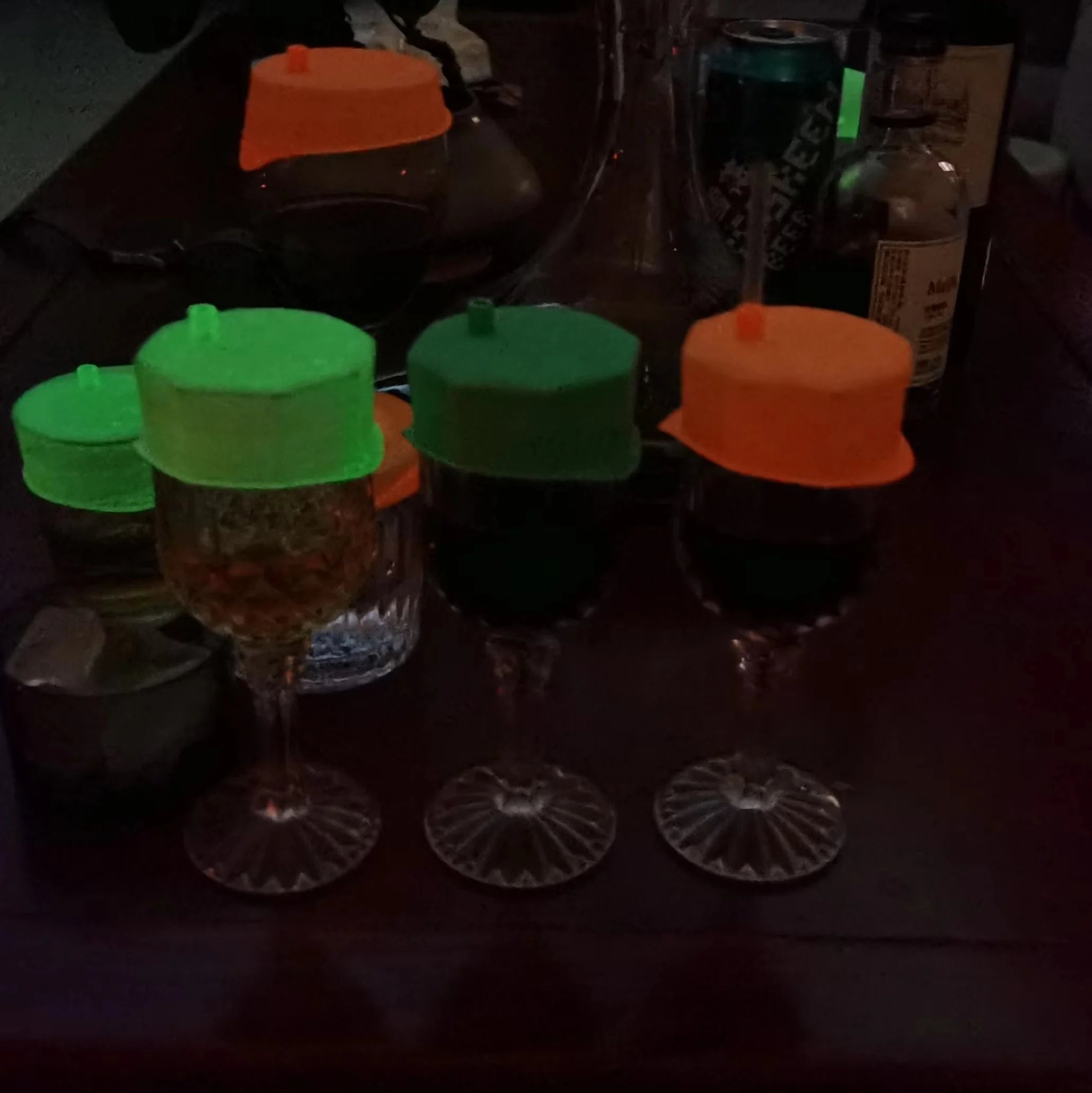 New Arrival Leakproof Sealed Cocktail Drinks Wine Silicone Stretchable Cup Cover Lid for Bar Club