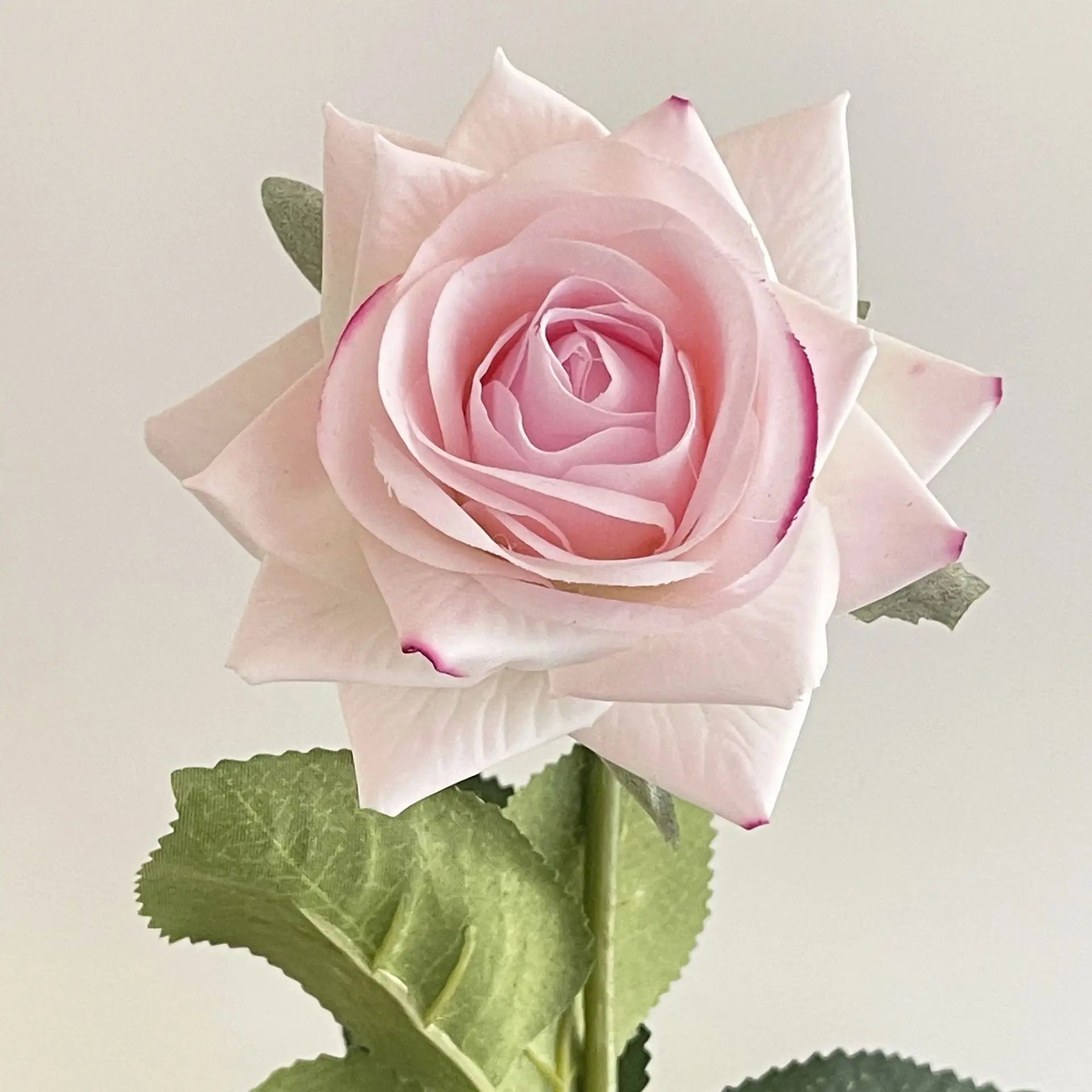 High Quality Moist Flower Real Touch Flowers Silk Artificial Rose Flower for Home Wedding Party Decoration