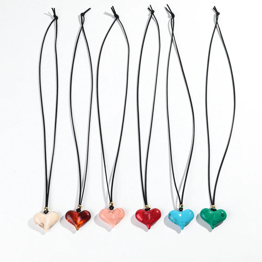 Fashion Simple Multicolor Heart Shaped Necklace Personality Korean Style Acrylic Necklace for Women