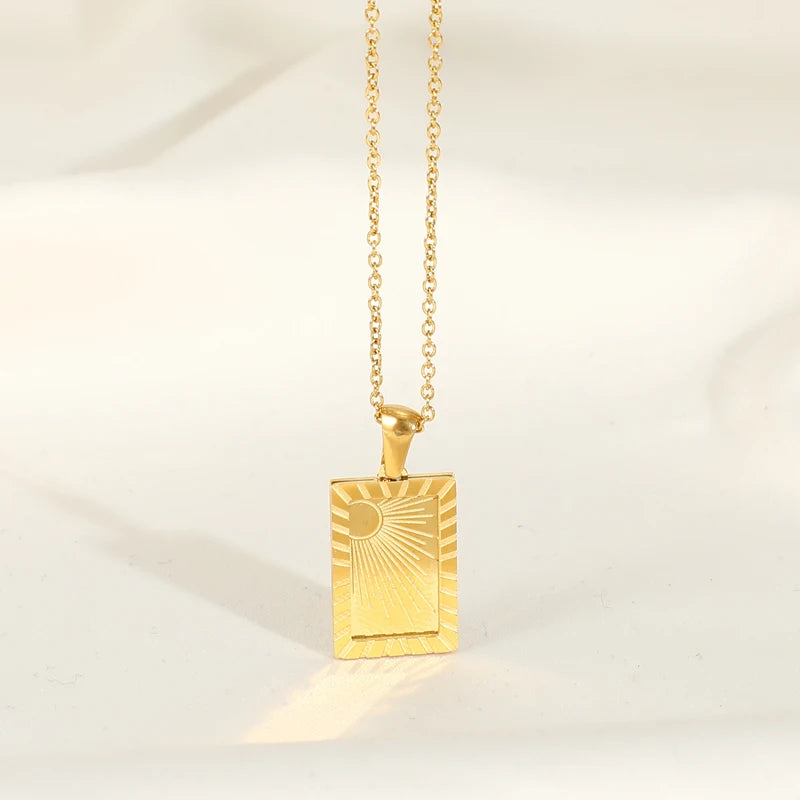 Fenny Wholesale 18K PVD Plated No Fade Minimalist Rectangle Moon&Sun Burst Pendant Stainless Steel Necklace for Women