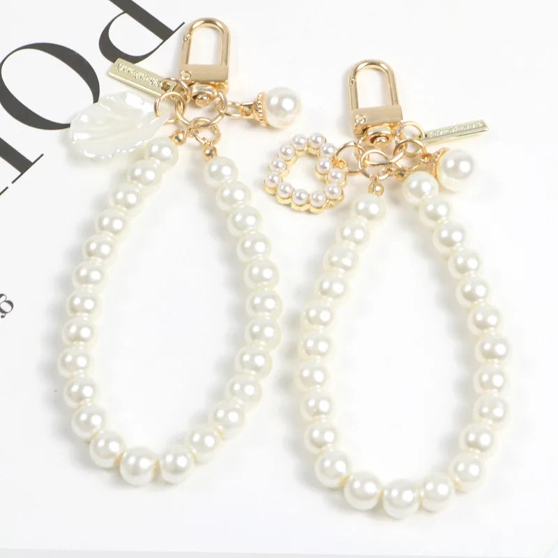Cute Shell Pendant Lightweight Durable Zinc Alloy Pearl Key Chain for Women Fashionable Promotion Gift with Earphone Case Ring