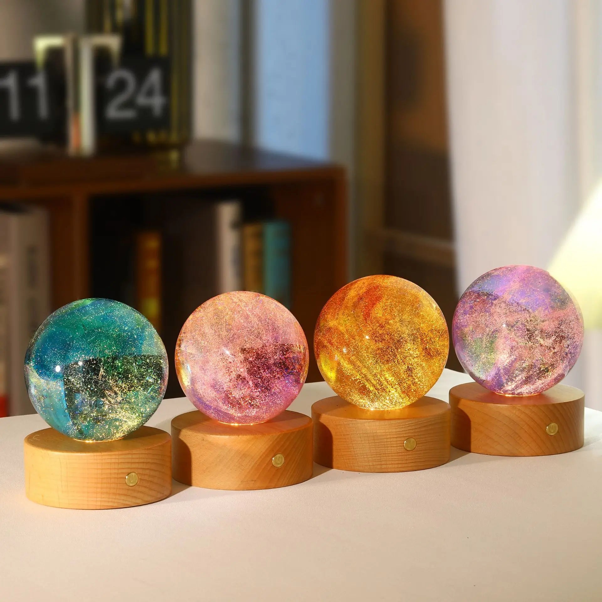 Modern Design Vertical Colorful Creative Crystal Ball Ornaments Luminous Glass Beads Desktop Decoration Christmas Anniversary