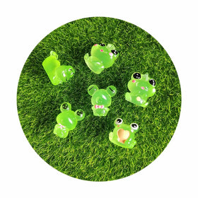 Cartoon Luminous Frog Figurines Resin Miniature 100pcs/lot Animal Glow in Dark Model Bracelet Keychain Jewelry Craft