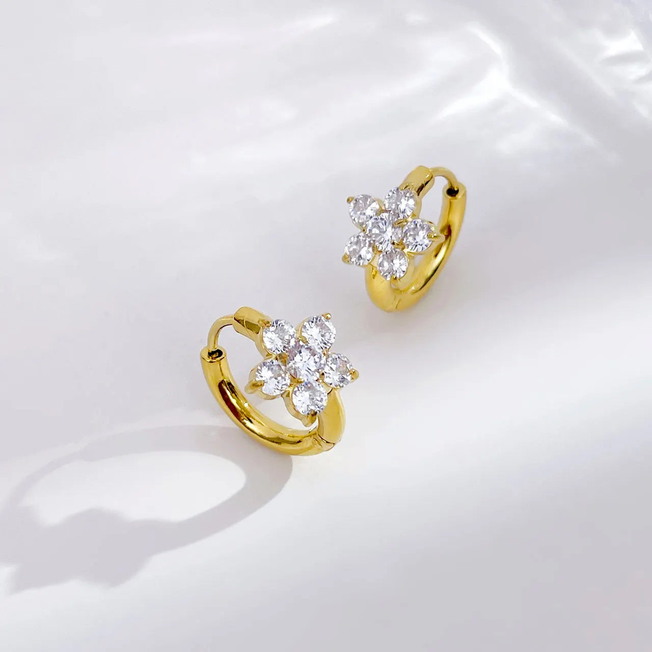 New Cute Designer 18K Gold Plated Stainless Steel Cubic Zirconia Flower Hoop Earrings for Women Jewelry A-621