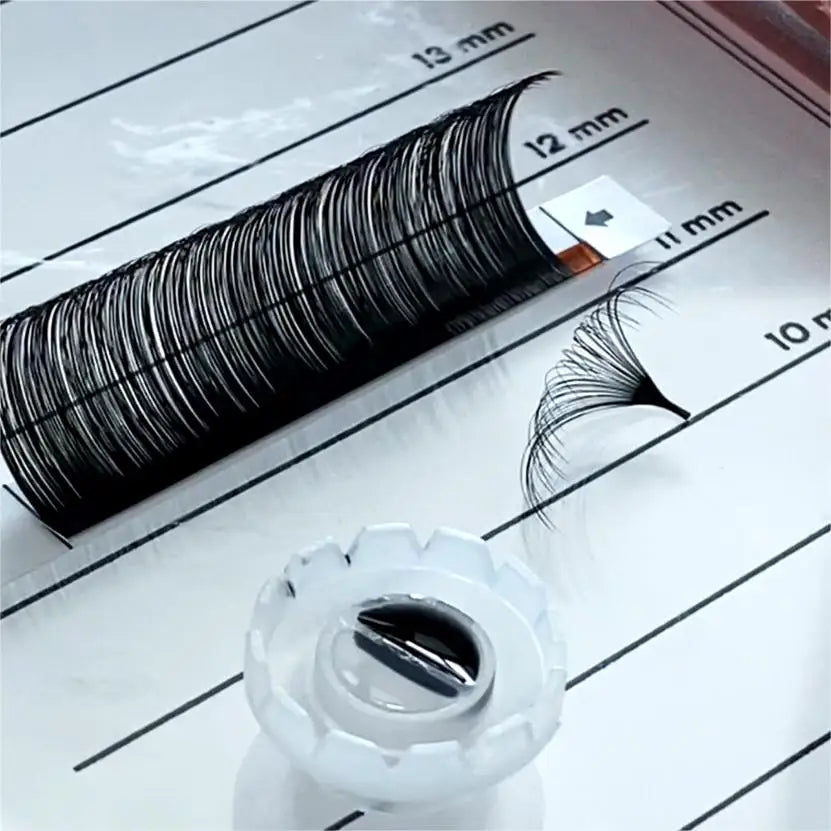 Popular 0.03 0.05 0.07 0.10 0.12 0.15 0.18 0.20 0.25mm J B C CC D DD L M LU Curl Volume Individual Eyelash Extensions