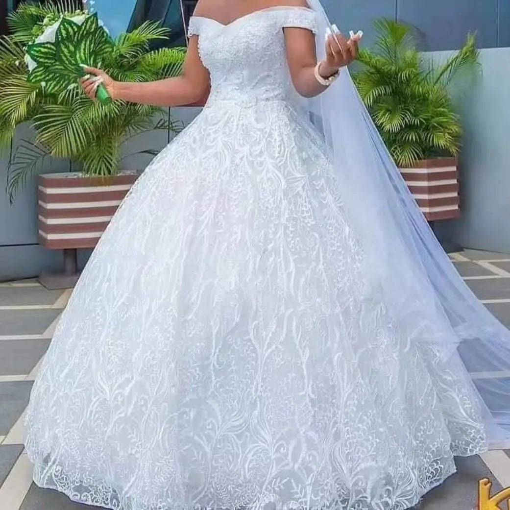 2023 Customize Ball Gown Wedding Dresses Off Shoulder Lace Tulle Applique Lace-up Brides Gown Long Robe De Mariage