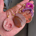 Exaggerated Big Natural Gem Stone Geometric Irregular Water Drop Agate Raw Stone Crystal Druzy Pendant Necklace for Men Women