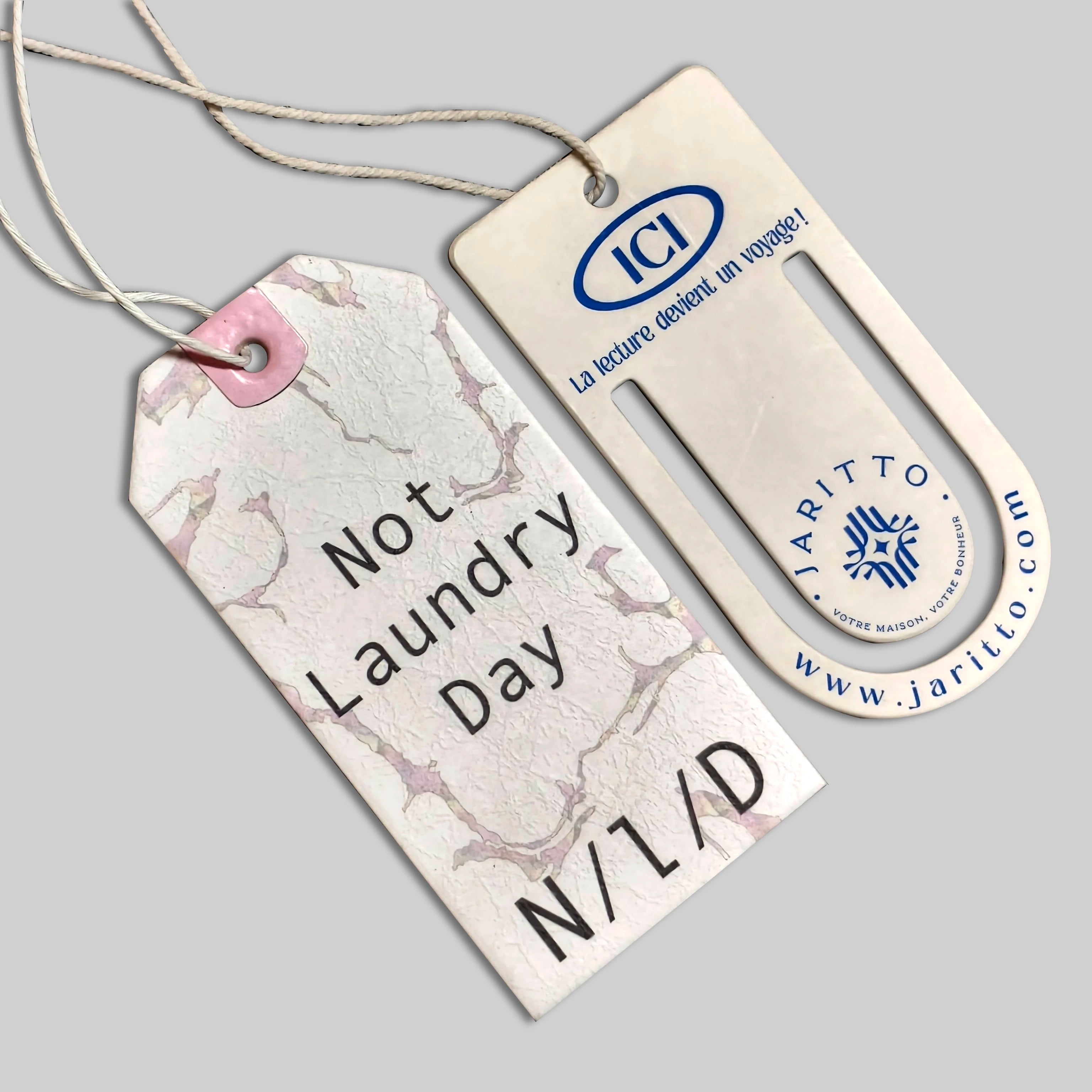 HT0029 Custom Own Brand Logo Design Simple 400g / 700g Coated Art Eco Paper Tags Fashion Recycled Clothing Kraft Custom Hangtags