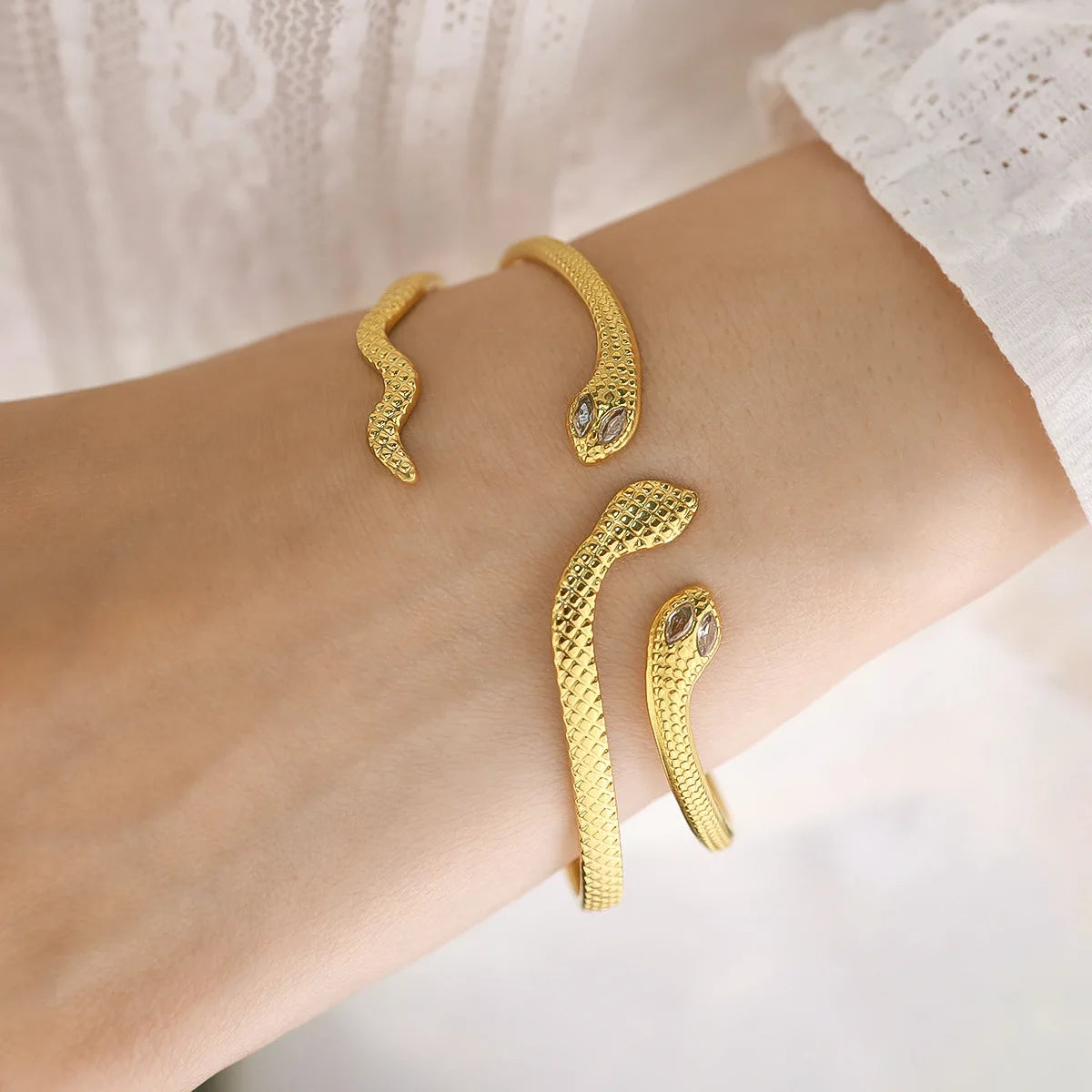 Retro Personalized Style 18K Gold Plated Texture Snake Shape Zircon Stainless Steel Bracelet Bangle Set