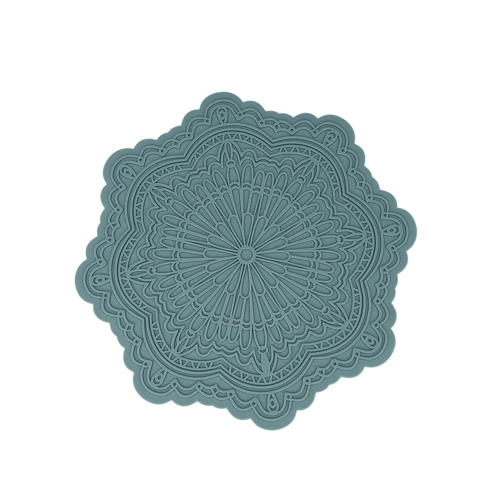2025 New Novelty Korean Lace Pattern Elegant British Style Induction Cook Top Pad Silicone Heat Insulated Mat