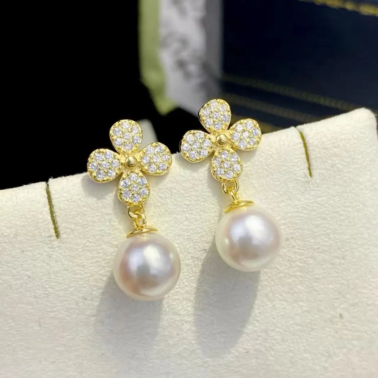 Advanced S925 Sterling Silver Four-leaf Clover Drop Earrings 8mm Slightly Flawed Freshwater Pearl Platinum/18K Gold Plated AAAAA