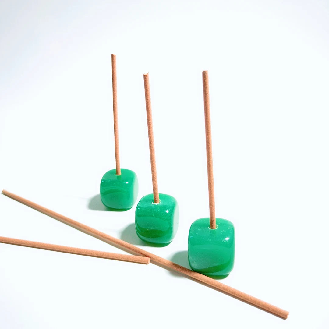 Huiying Latest Design Carved Green Aventurine Jade Incense Cone Holder Modern