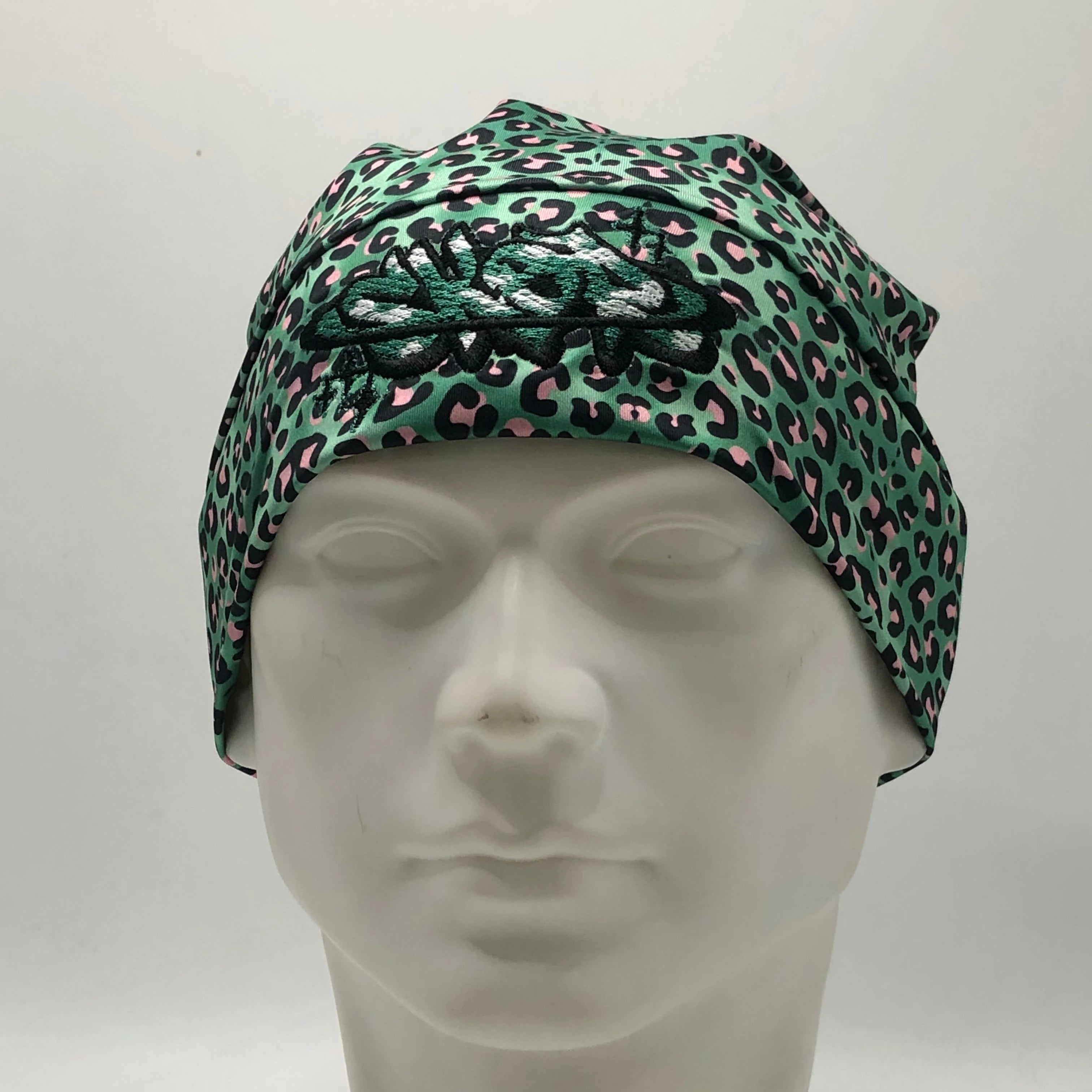 High Quality Custom Leopard Print Beanie Waterproof Fabric with Logo Embroidery for Wholesale