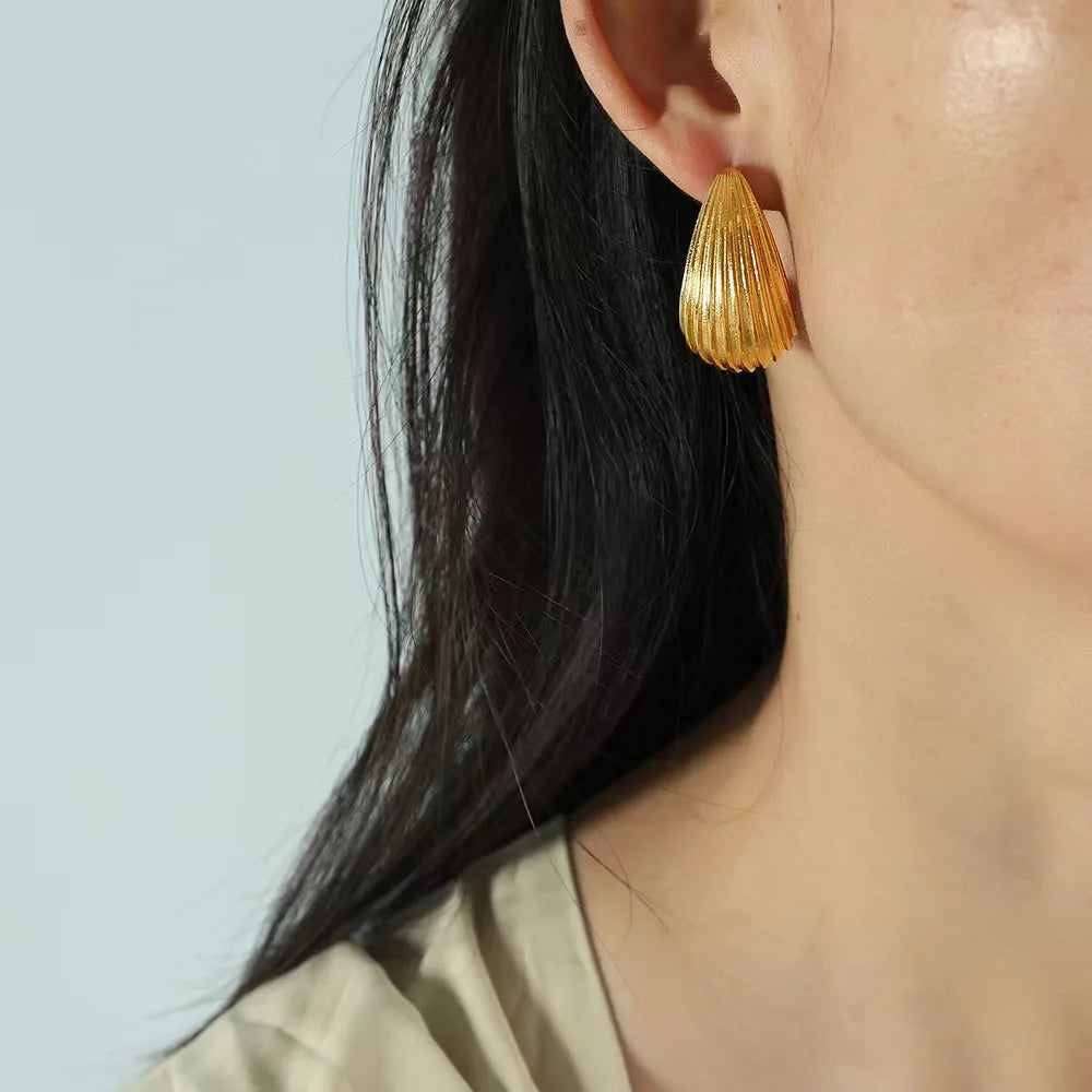 Hypoallergenic Fashion Stainless Steel Statement Texture Gold Plated Earrings Hollow Stripe Teardrop Stud Earrings for Women